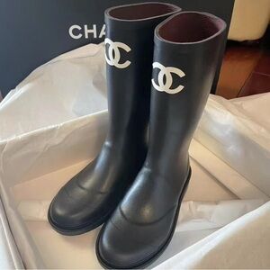 ❌SOLD❌ BNIB Chanel CC logo rain boots